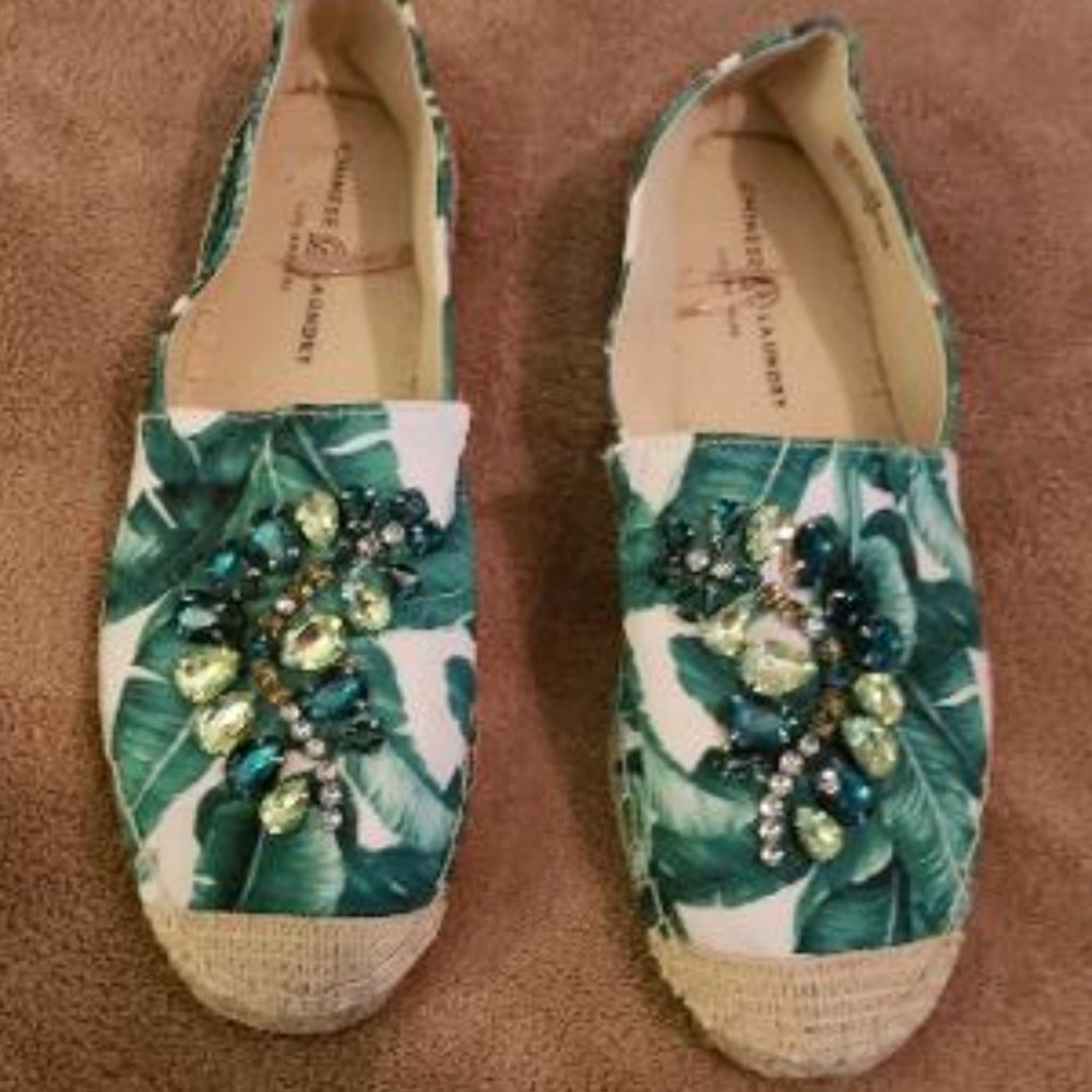 Very good condition- jeweled floral flats